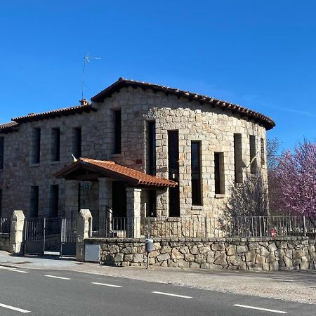 Alojamientos La Dehesa El Berrueco Exterior foto